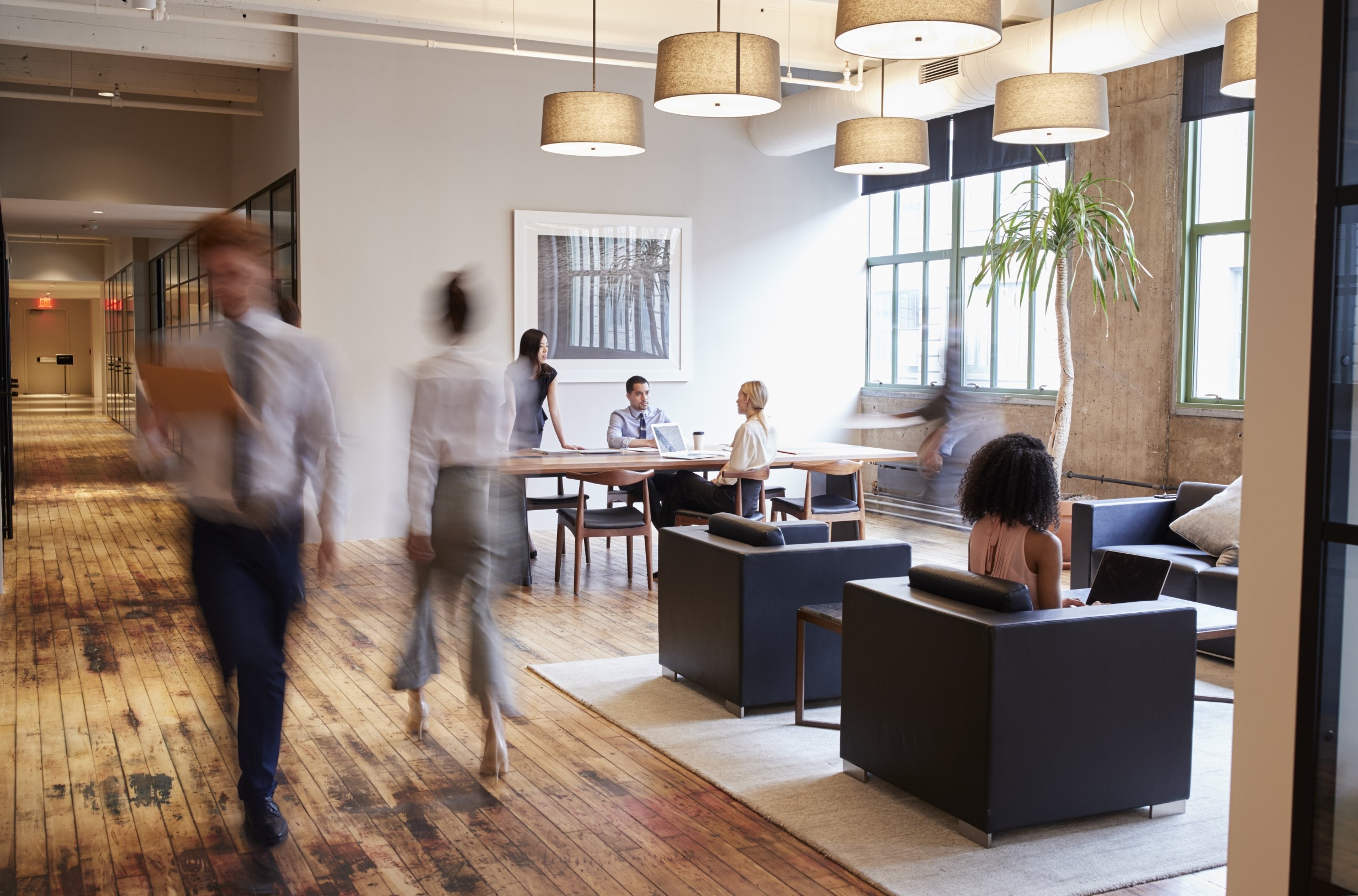 multi-generational-coworkers-in-modern-office-setting