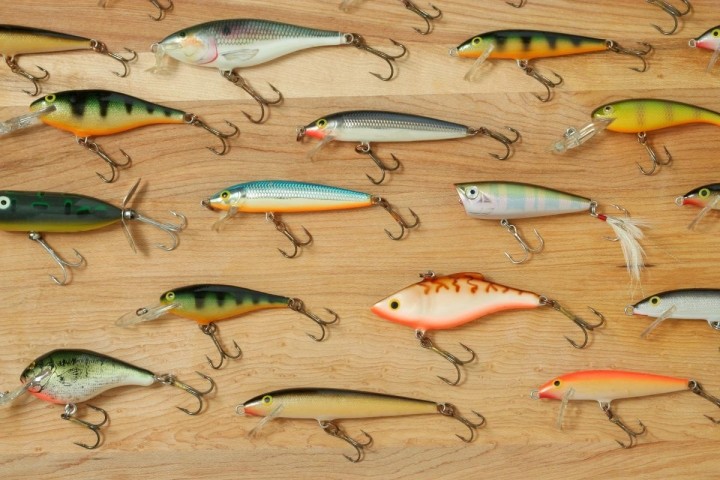 array-of-colorful-fishing-lures